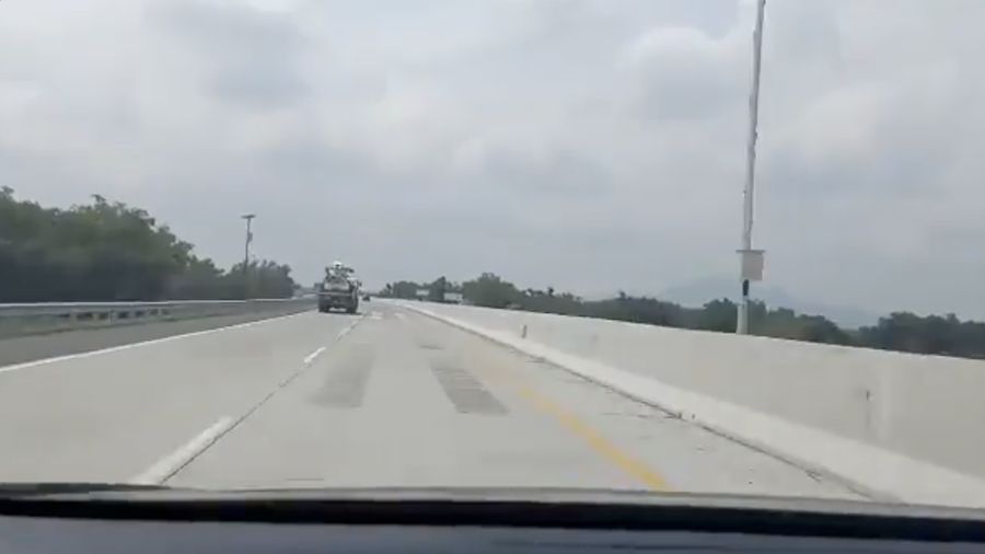 Salah satu jalan tol di Indonesia punya fitur yang sangat unik, yaitu jalan yang bisa bernyanyi alias singing road. (Twitter @pupr_bpjt)