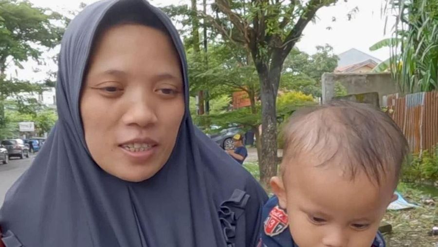 Tegarnya Kartini, Tuna Netra Penjual Keripik yang Merawat 2 Anak Tanpa Suami. (Dok. Berbuat Baik)