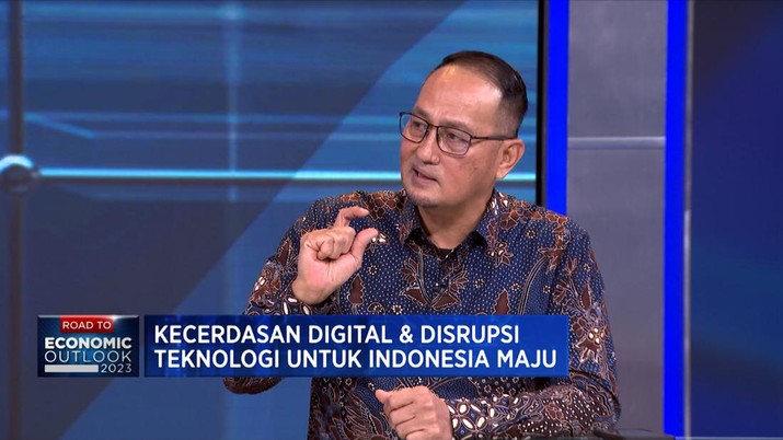Direktorat Jendral Aplikasi Informatika Kementerian Komunikasi dan Informatika Samuel Abrijani Pangerapan, dalam acara Tech & Telco Outloock 2023 dengan tema Kecerdasan Digital, Disrupsi Teknologi untuk Indonesia Maju pada Selasa, (14/2/2023). Direktorat Jendral Aplikasi Informatika Kementerian Komunikasi dan Informatika Samuel Abrijani Pangerapan, dalam acara Tech & Telco Outloock 2023 dengan tema Kecerdasan Digital, Disrupsi Teknologi untuk Indonesia Maju pada Selasa, (14/2/2023). (Tangkapan Layar CNBC Indonesia TV)