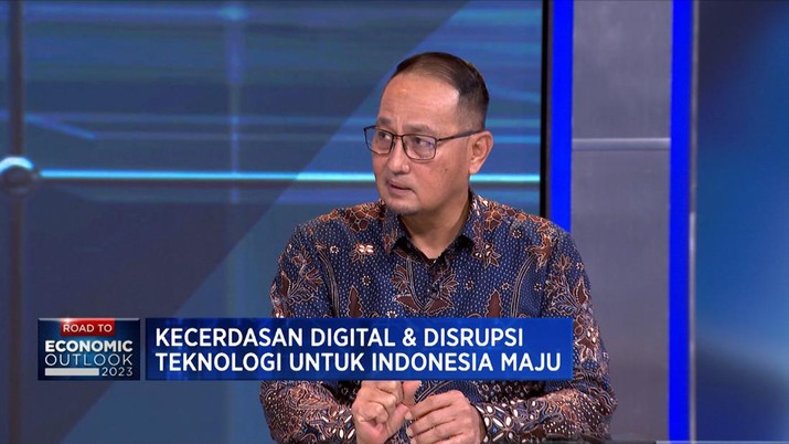 Direktorat Jendral Aplikasi Informatika Kementerian Komunikasi dan Informatika Samuel Abrijani Pangerapan, dalam acara Tech & Telco Outloock 2023 dengan tema Kecerdasan Digital, Disrupsi Teknologi untuk Indonesia Maju pada Selasa, (14/2/2023). Direktorat Jendral Aplikasi Informatika Kementerian Komunikasi dan Informatika Samuel Abrijani Pangerapan, dalam acara Tech & Telco Outloock 2023 dengan tema Kecerdasan Digital, Disrupsi Teknologi untuk Indonesia Maju pada Selasa, (14/2/2023). (Tangkapan Layar CNBC Indonesia TV)