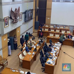 Perundingan Alot! Rapat DPR & Kemenag Soal Biaya Haji Dimulai