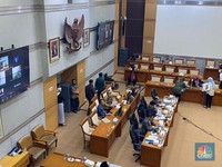 Perundingan Alot! Rapat DPR & Kemenag Soal Biaya Haji Dimulai