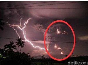 Dahsyatnya Letusan Gunung Kelud, Hujan Abu Sampai Bandung