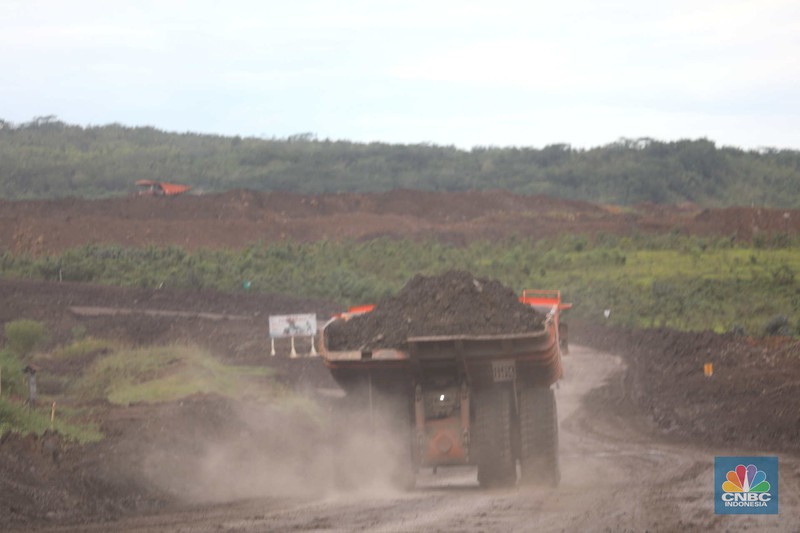 Industri pertambangan merupakan dunia kerja yang identik dengan karakter maskulin dan secara alamiah pekerjanya lebih cocok untuk kaum laki-laki. Industri pertambangan merupakan dunia kerja yang identik dengan karakter maskulin dan secara alamiah pekerjanya lebih cocok untuk kaum laki-laki. (CNBC Indonesia/Tri Susilo)