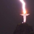Patung Yesus Tersambar Petir, Cuma Orang Kaya yang Bisa Lihat