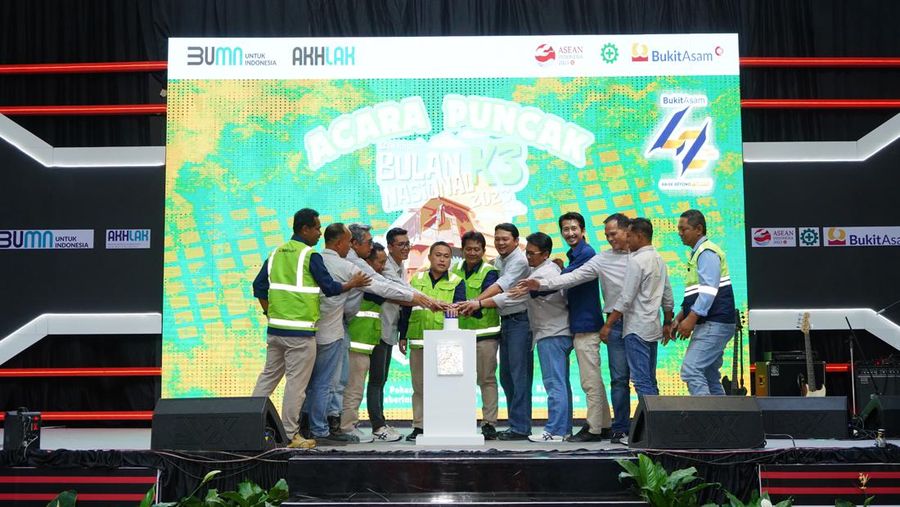 PT Bukit Asam Tbk (PTBA) menggelar acara puncak sekaligus penutup rangkaian kegiatan Bulan Keselamatan dan Kesehatan Kerja (K3) Nasional 2023. Peringatan Bulan K3 Nasional 2023 ini dimulai sejak 11 Januari 2023 hingga 14 Februari 2023.