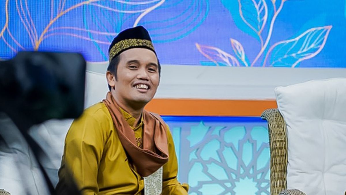 Ilustrasi berita Hiburan: Ustaz Maulana Jawab Santai Isu Menikahi Umi Pipik