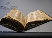 Alkitab Tertua di Dunia Dilelang, Bisa Tembus Rp759 Miliar!