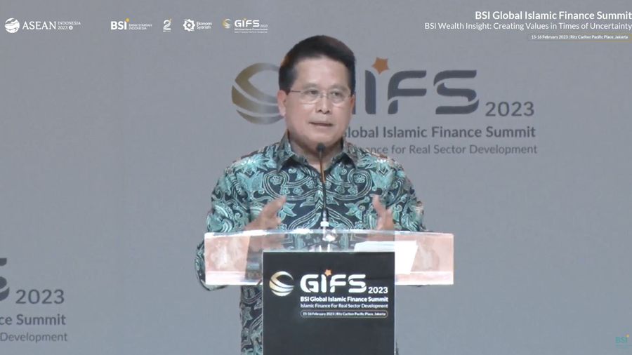 Hery Gunardi Direktur Utama PT Bank Syariah Indonesia dalam acara BSI Global Islamic Finance Summit 2023 hari ke 2 pada (16/2/2023). (Tangkapan Layar Youtube Bank Syariah Indonesia)