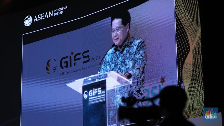 Hery Gunardi Direktur Utama PT Bank Syariah Indonesia dalam acara BSI Global Islamic Finance Summit 2023 hari ke 2 pada (16/2/2023). Hery Gunardi Direktur Utama PT Bank Syariah Indonesia dalam acara BSI Global Islamic Finance Summit 2023 hari ke 2 pada (16/2/2023). (CNBC Indonesia/Tri Susilo)