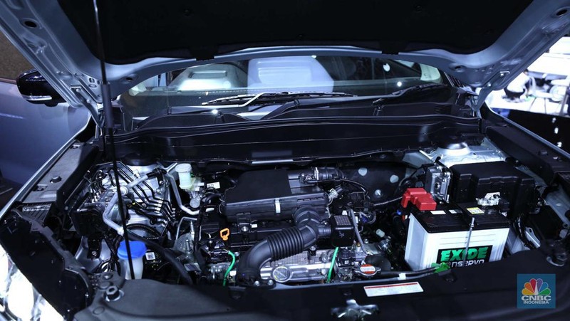 Susana Pengunjung di acara Indonesia Internasional Motor Show (IIMS) di JI-Expo Kemayoran, Jakarta, Kamis (16/2/2023). (CNBC Indonesia/Tri Susilo)