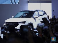 Top! Pemesanan Alvez, SUV Anyar Wuling Hampir 1.000 Unit