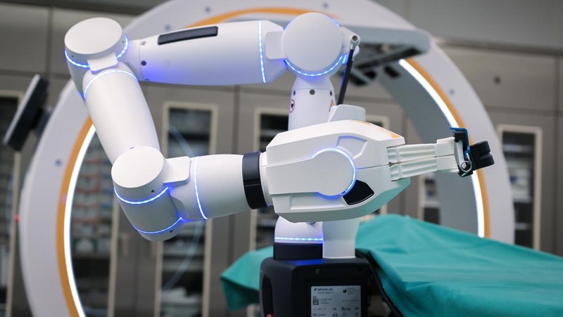 15 February 2023, Saxony-Anhalt, Halle (Saale): A robotic arm as a new assistant in the operating room. The Bergmannstrost Hospital in Halle is putting a new robotic surgical operating system into operation. It also features a 3D imaging robot and a digital navigation system. Photo: Heiko Rebsch/dpa (Photo by Heiko Rebsch/picture alliance via Getty Images)