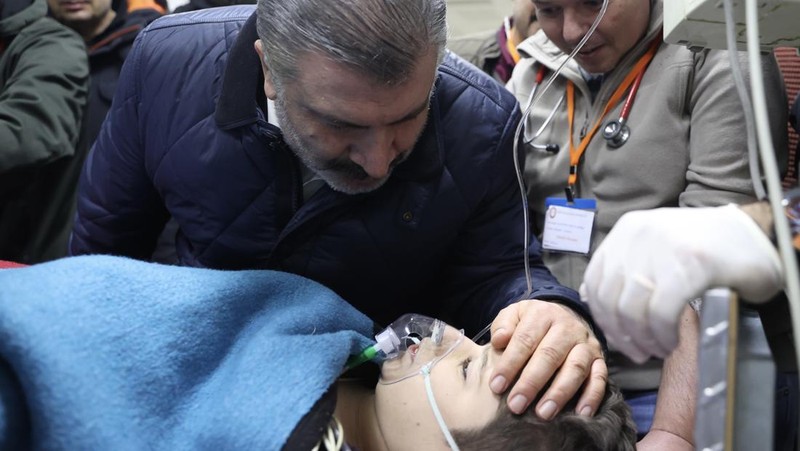 Members of the Polis Arama Kurtarma (PAK) work as they rescue a 12-year-old boy from the rubble of a collapsed building, in the aftermath of a deadly earthquake, in Hatay, Turkey February 17, 2023, in this still image obtained from a social media video. Courtesy of Turkish Police Service via Twitter/via REUTERS  THIS IMAGE HAS BEEN SUPPLIED BY A THIRD PARTY. MANDATORY CREDIT.