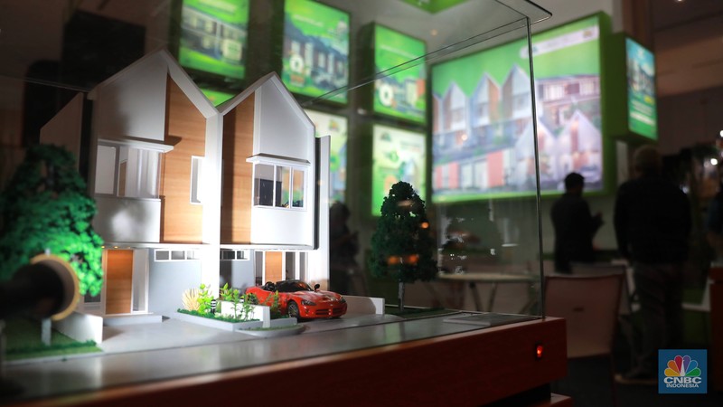 Pengunjung menghadiri pameran Indonesia Property Expo atau IPEX di Jakarta Convention Center (JCC), Senayan, Jakarta Pusat, Jumat, (17/2). Pengunjung menghadiri pameran Indonesia Property Expo atau IPEX di Jakarta Convention Center (JCC), Senayan, Jakarta Pusat, Jumat, (17/2). (CNBC Indonesia/ Muhammad Sabki)
