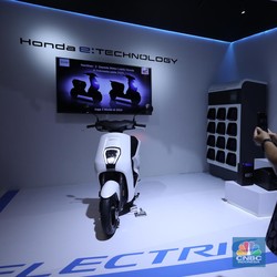 Cek EM1 e Mejeng di IIMS 2023, Motor Listrik Perdana Honda?