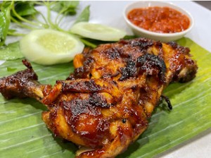 5 Ayam Bakar Rating Tinggi yang Enak Buat Makan Siang