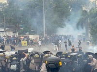 Heboh Rusuh Suporter Vs Polisi Semarang, Ini Biang Keroknya!