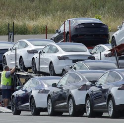 Bahaya Baut Longgar, 3.470 Mobil Listrik Tesla Kena Recall