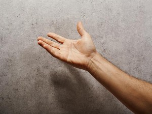 Tata Cara Istinja Menggunakan Air dan Batu dalam Islam