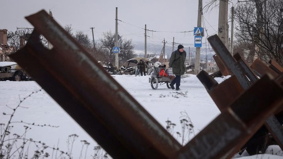 FILE PHOTO: An explosion is seen on a road outside the frontline town of Bakhmut, amid Russia's attack on Ukraine, in Donetsk region, Ukraine February 10, 2023. REUTERS/Yevhenii Zavhorodnii/File Photo