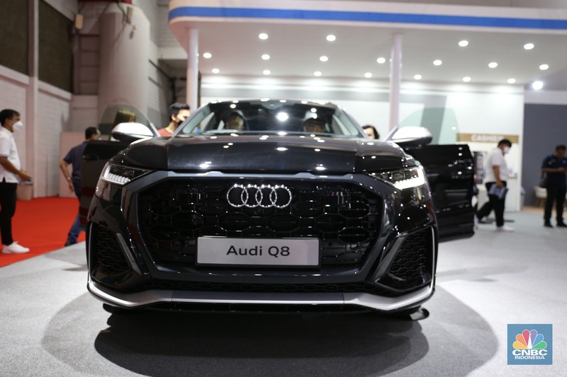 Indomobil Plaza membawa sejumlah produsen mobil pada pameran IIMS 2023 salah satunya Pabrikan Jerman Audy. Dengan membawa sejumlah mobil unggulannya salah satunya mobil mewah Q8 3.0 TFSI . Indomobil Plaza membawa sejumlah produsen mobil pada pameran IIMS 2023 salah satunya Pabrikan Jerman Audy. Dengan membawa sejumlah mobil unggulannya salah satunya mobil mewah Q8 3.0 TFSI). (CNBC Indonesia/Tias Budiarto)