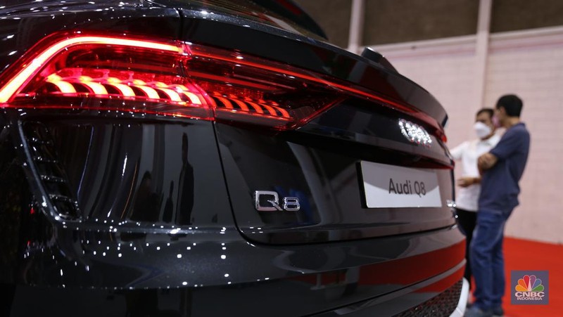 Indomobil Plaza membawa sejumlah produsen mobil pada pameran IIMS 2023 salah satunya Pabrikan Jerman Audy. Dengan membawa sejumlah mobil unggulannya salah satunya mobil mewah Q8 3.0 TFSI). (CNBC Indonesia/Tias Budiarto)