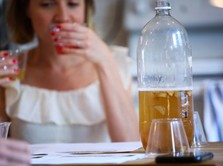 6 Minuman Paling Ampuh Pangkas Lemak Perut & Bikin Awet Muda