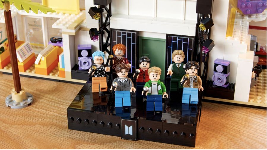Lego berkolaborasi dengan Grup Vokal Pria BTS. (Dok. Lego)