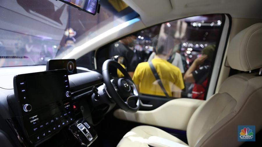 Indomobil Plaza membawa sejumlah produsen mobil pada pameran IIMS 2023 salah satunya Pabrikan Jerman Audy. Dengan membawa sejumlah mobil unggulannya salah satunya mobil mewah Q8 3.0 TFSI). (CNBC Indonesia/Tias Budiarto)