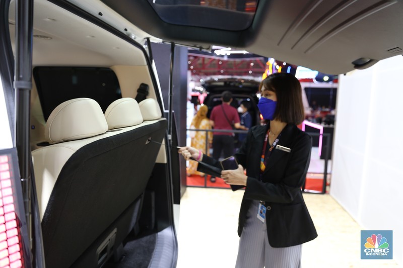 Indomobil Plaza membawa sejumlah produsen mobil pada pameran IIMS 2023 salah satunya Pabrikan Jerman Audy. Dengan membawa sejumlah mobil unggulannya salah satunya mobil mewah Q8 3.0 TFSI . Indomobil Plaza membawa sejumlah produsen mobil pada pameran IIMS 2023 salah satunya Pabrikan Jerman Audy. Dengan membawa sejumlah mobil unggulannya salah satunya mobil mewah Q8 3.0 TFSI). (CNBC Indonesia/Tias Budiarto)