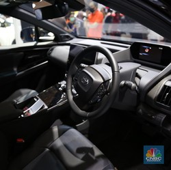 Penjualan Mobil RI Bulan November 2023 Anjlok Hampir 7%