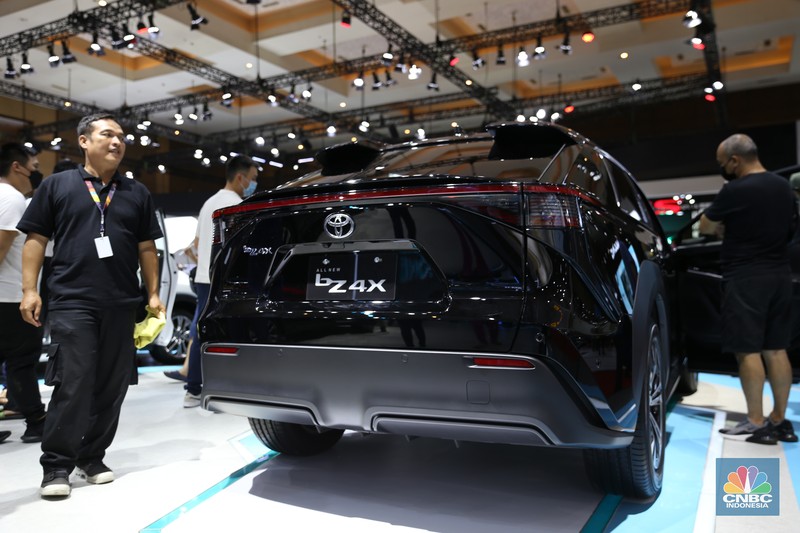 Indomobil Plaza membawa sejumlah produsen mobil pada pameran IIMS 2023 salah satunya Pabrikan Jerman Audy. Dengan membawa sejumlah mobil unggulannya salah satunya mobil mewah Q8 3.0 TFSI). (CNBC Indonesia/Tias Budiarto)