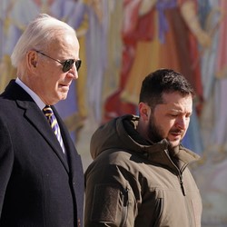 1 Tahun Invasi Ukraina, AS Siapkan 'Kado Spesial' untuk Rusia