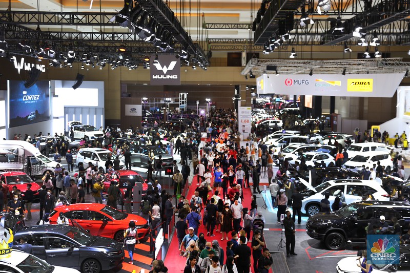 Indomobil Plaza membawa sejumlah produsen mobil pada pameran IIMS 2023 salah satunya Pabrikan Jerman Audy. Dengan membawa sejumlah mobil unggulannya salah satunya mobil mewah Q8 3.0 TFSI). (CNBC Indonesia/Tias Budiarto)