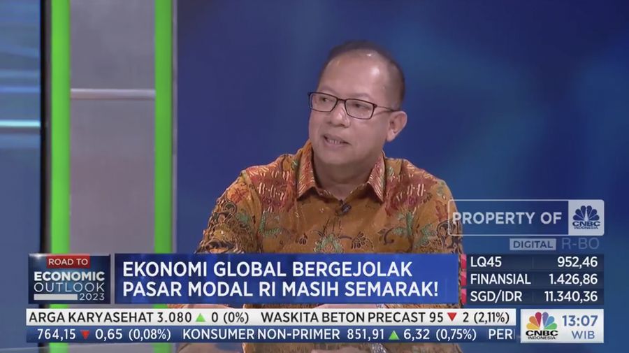 Direktur Keuangan dan Manajemen Risiko PT Telkom Indonesia (Persero) Tbk Heri Supriadi, dalam Capital Market Outlook 2023 dengan tema Ekonomi Global Bergejolak Pasar Modal RI Masih Semarak! pada Selasa, (21/2/2023). (Tangkapan Layar վ TV)