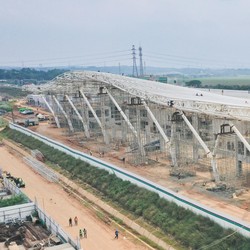 Dorong Pertumbuhan Ekonomi Karawang, KCIC Terima Penghargaan