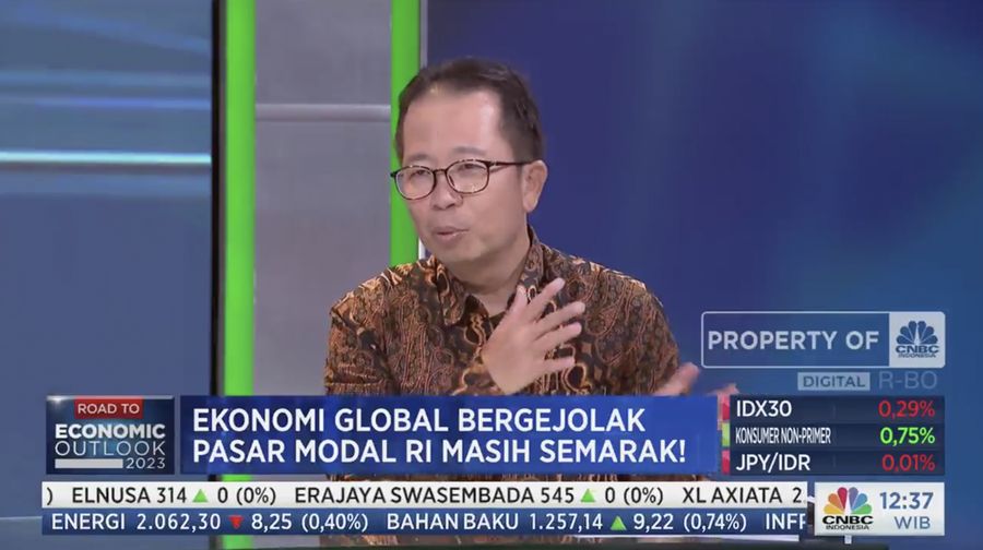 Komite Ketua Umum Asosiasi Perusahaan Efek Indonesia (APEI) Rudy Utomo, dalam Capital Market Outlook 2023 dengan tema Ekonomi Global Bergejolak Pasar Modal RI Masih Semarak! pada Selasa, (21/2/2023). (Tangkapan Layar CNBC Indonesia TV)