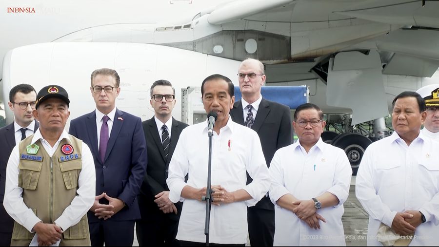 Presiden Joko Widodo melepas 4 pesawat berisi bantuan ke Turki dan Suriah
