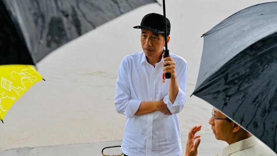 Presiden Jokowi meninjau langsung proyek normalisasi Kali Ciliwung yang ada di Jalan Inspeksi Ciliwung, Kecamatan Pancoran, Jakarta Selatan, Selasa (21/2/2023). (Pool/Birosetpres/Muchlis Jr) Presiden Jokowi meninjau langsung proyek normalisasi Kali Ciliwung yang ada di Jalan Inspeksi Ciliwung, Kecamatan Pancoran, Jakarta Selatan, Selasa (21/2/2023). (Pool/Birosetpres/Muchlis Jr)