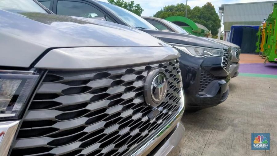 PT Toyota Motor Manufacturing Indonesia (TMMIN) meluncurkan ekspor perdana Toyota Innova Zenix berbasis kendaraan listrik hybrid. (²©²ÊÍøÕ¾/Suhendra)