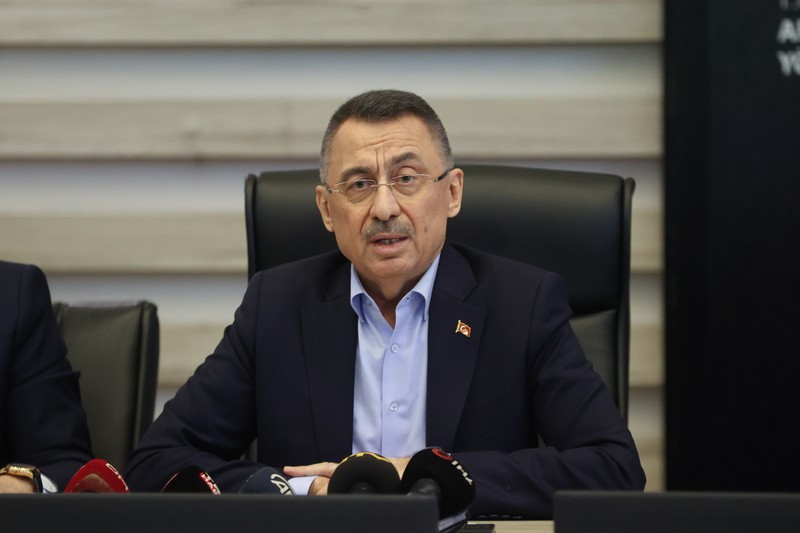 Personil melakukan operasi pencarian dan penyelamatan di gedung yang runtuh di distrik Antakya di Hatay setelah gempa berkekuatan 6,4 dan 5,8 skala Richter melanda provinsi Hatay Turkiye pada 20 Februari 2023. Dua gempa mengguncang provinsi Hatay paling selatan Turkiye pada Senin, hanya dua minggu setelah gempa besar melanda wilayah. Menurut Kepresidenan Manajemen Bencana dan Darurat (AFAD), salah satu gempa terjadi sekitar pukul 20.04 malam. waktu setempat (1704GMT) di distrik Defne Hatay, dengan kekuatan 6,4, sementara yang lain terjadi tiga menit kemudian, dengan pusat gempa di provinsi Samandag, Hatay, dengan kekuatan 5,8. Beberapa negara di kawasan itu, termasuk Lebanon, juga merasakan getarannya. (Tahir Turan Eroglu/Anadolu Agency via Getty Images)