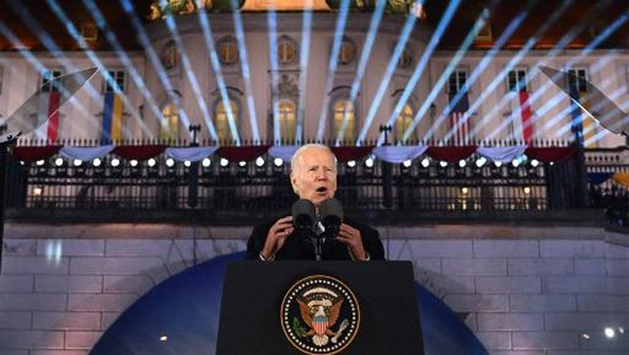 US President Joe Biden delivers a speech at the Royal Warsaw Castle Gardens in Warsaw on February 21, 2023. - US President Joe Biden said support for wartorn Ukraine