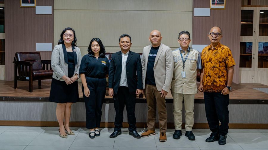 Allo Bank dan InvestasiKu Kembali mengadakan literasi keuangan digital melalui acara Allo Invest Goes to Campus. Acara ini berlangsung Bersama Kampus Universitas Kristen Indonesia, Cawang, Jakarta Timur pada Kamis (23/2). (Dok. InvestasiKu)