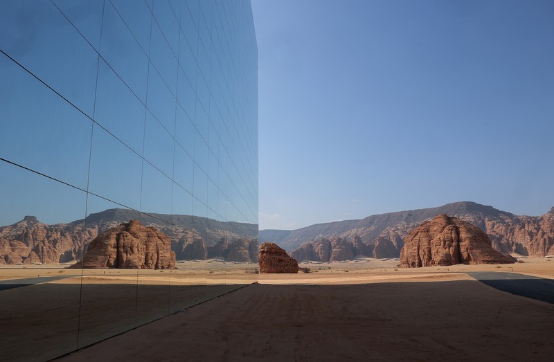 Gedung cermin Maraya di Al Ula, Arab Saudi, pada Selasa, 6 November 2022. Kementerian Pariwisata menargetkan 12 juta turis asing tahun ini, dengan pariwisata di jalur yang tepat untuk berkontribusi sekitar 4% dari hasil ekonomi, Menteri Pariwisata Ahmed Al Khateeb dikatakan. (Maya Siddiqui/Bloomberg via Getty Images)