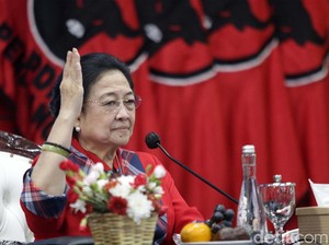 Megawati ke Hasto: Tak Usah Takut, Kalau Kamu Diambil Saya ke Kapolri