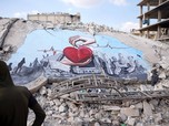 Potret Baru Gempa Turki-Suriah: Melukis di Atas Reruntuhan