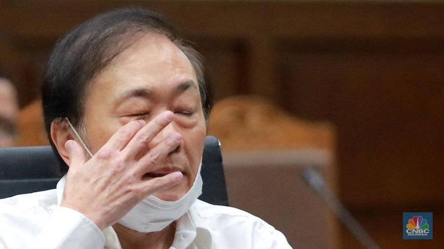 Terdakwa kasus korupsi lahan sawit PT Duta Palma, Surya Darmadi menjalani sidang vonis di di ruang Tipikor Pengadilan Negeri Jakarta Pusat, Kamis (23/2). (վ/Muhammad Sabki)
