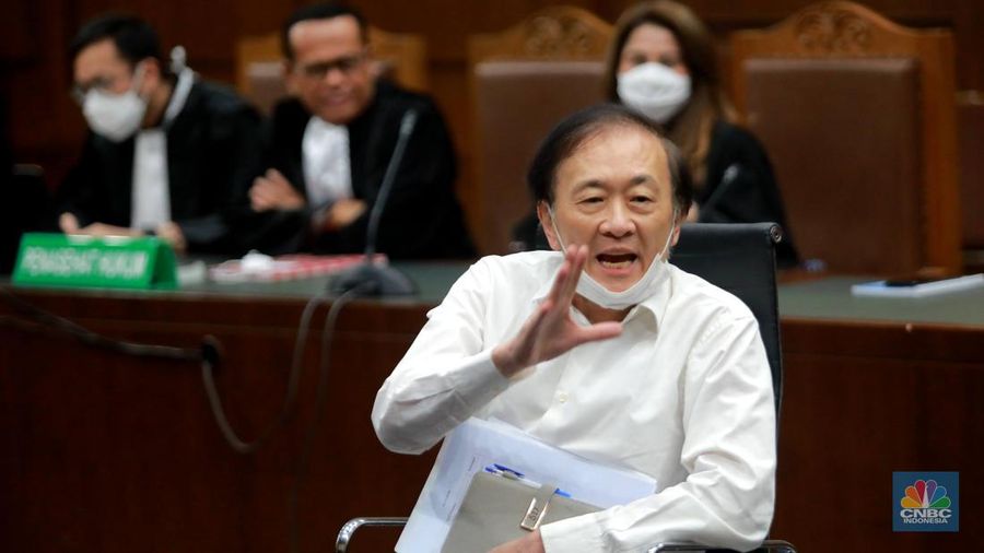 Terdakwa kasus korupsi lahan sawit PT Duta Palma, Surya Darmadi menjalani sidang vonis di di ruang Tipikor Pengadilan Negeri Jakarta Pusat, Kamis (23/2). (վ/Muhammad Sabki)
