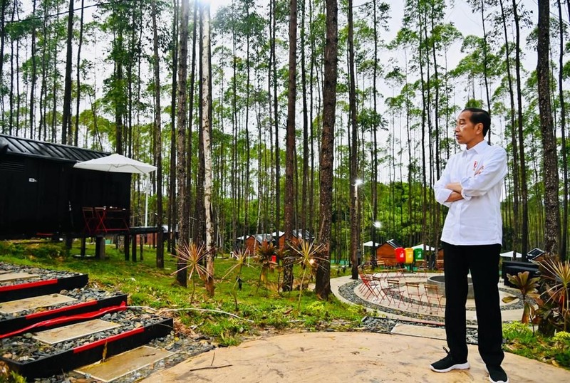 Cuaca sejuk pagi hari Ibu Kota Nusantara (IKN) mengawali hari ketiga kunjungan kerja Presiden Joko Widodo dan Ibu Iriana Joko Widodo di Provinsi Kalimantan Timur, pada Jumat, 24 Februari 2023. (Dok: Biro Pers) Cuaca sejuk pagi hari Ibu Kota Nusantara (IKN) mengawali hari ketiga kunjungan kerja Presiden Joko Widodo dan Ibu Iriana Joko Widodo di Provinsi Kalimantan Timur, pada Jumat, 24 Februari 2023. (Dok: Biro Pers)